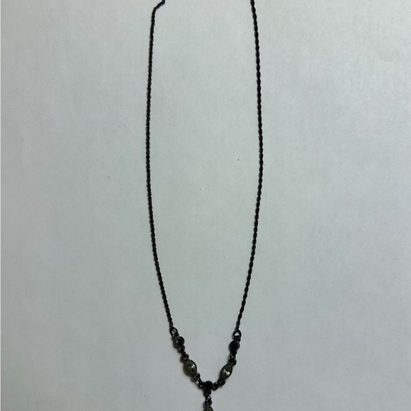 Vintage Necklace: Y-drop design, black chain and crystals (onyx color). EUC. - Picture 7 of 8